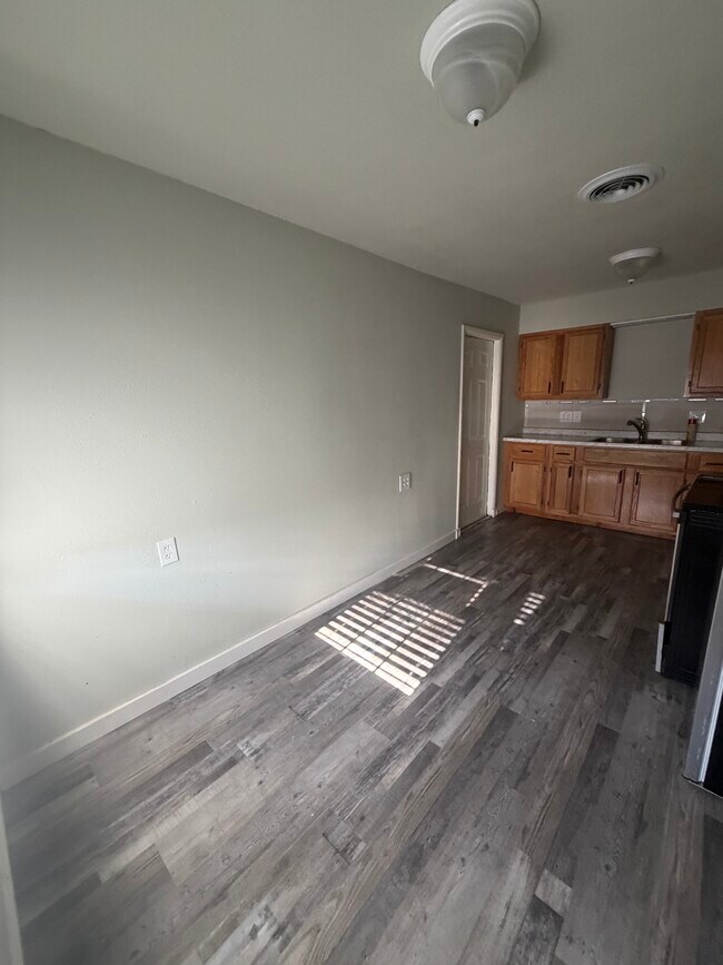 Foto del edificio - 3608 N Laird Ave