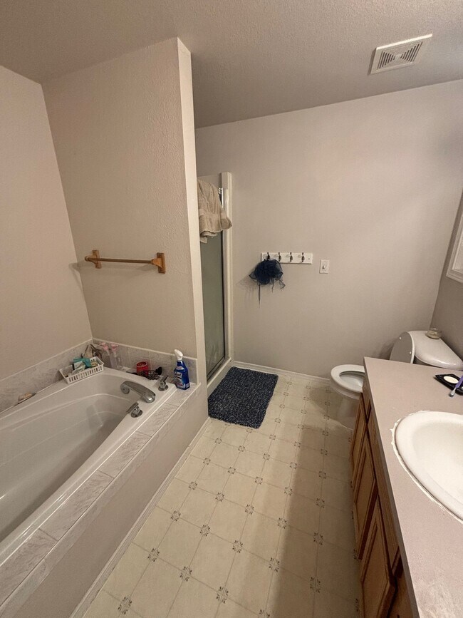 Building Photo - 4309 Montclair Dr SE