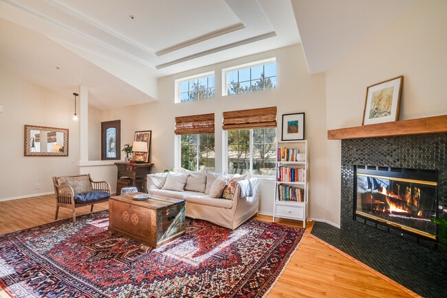 Building Photo - 1169 Aztec