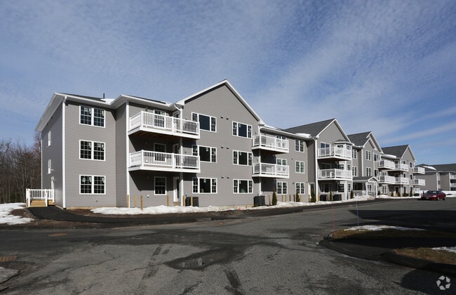 Building Photo - Greenleaves Condominiums