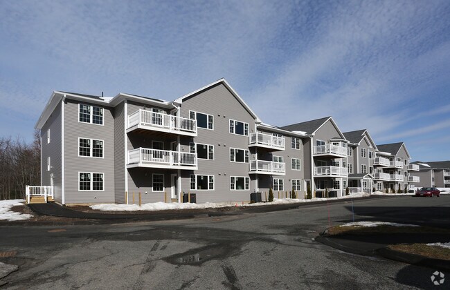 Foto del edificio - Greenleaves Condominiums