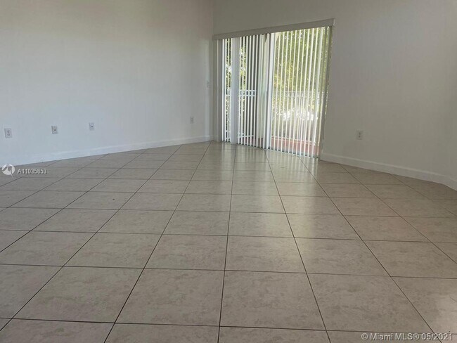 Foto del edificio - 230 NW 109th Ave