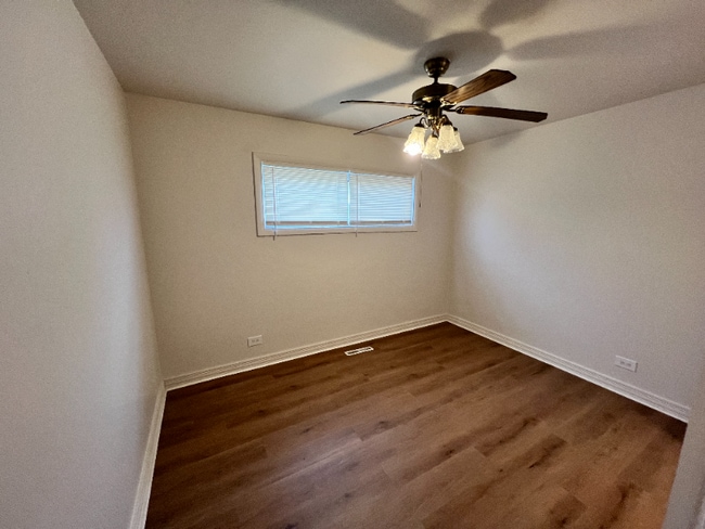 Building Photo - 9136 S Anthony Ave