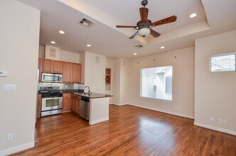 Building Photo - 3834 Center St