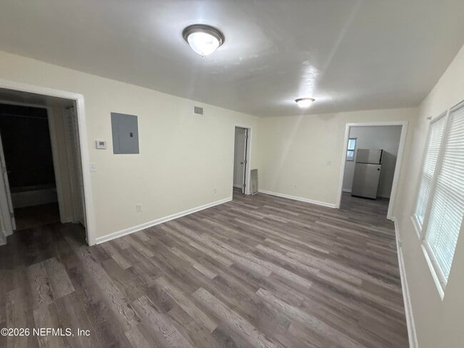 Foto del edificio - 4692 Portsmouth Ave