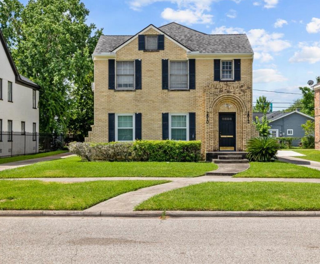 Foto principal - 2810 Cleburne St