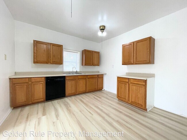 Building Photo - 5 br, 2 bath House - 301 N Burr
