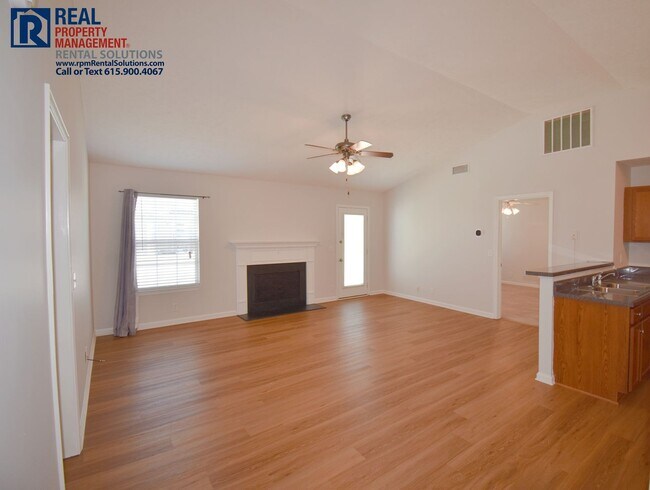 Building Photo - Adorable 3bd 2ba home in Evergreen Farms! Attached garage and fenced in back yard!