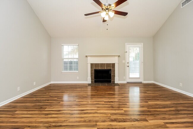 Building Photo - 1339 Macduff Dr