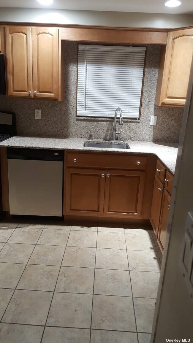 Foto del edificio - 249-30 148th Ave