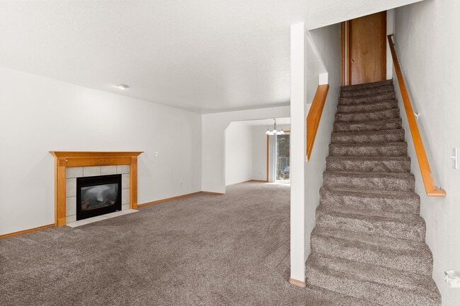 Building Photo - Woodstock 3 Bedroom Single Family Home