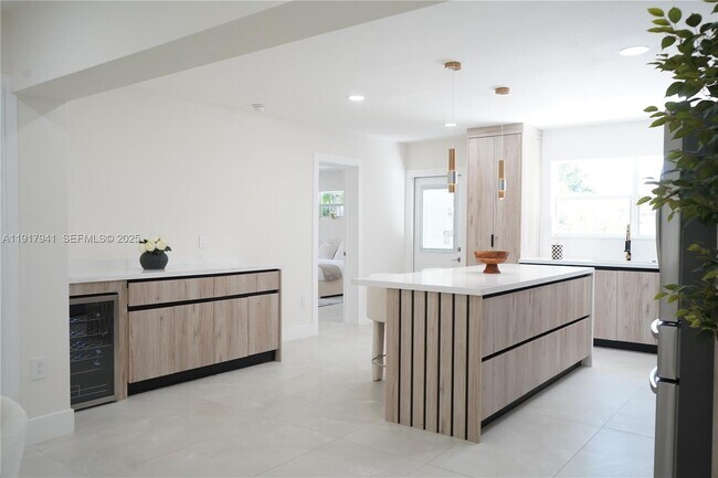 Foto del edificio - 6236 SW 11th St