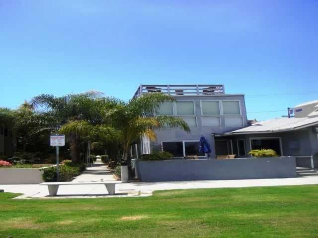 Building Photo - 3676-3678 Bayside Walk