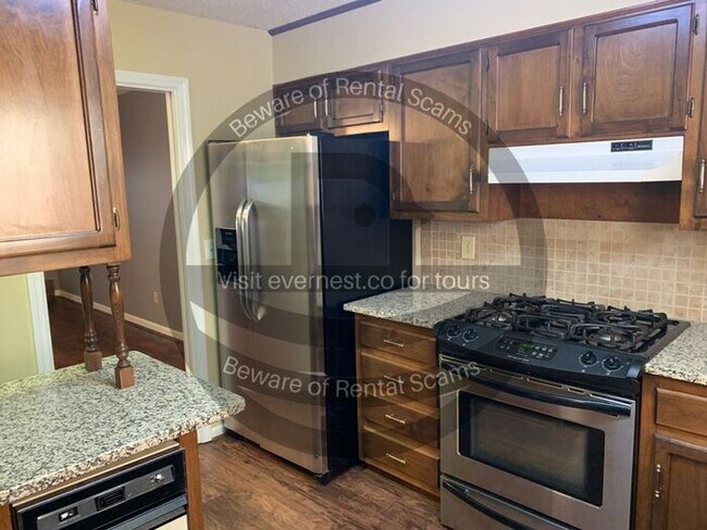 Foto del edificio - 493 Cedar Crest Dr