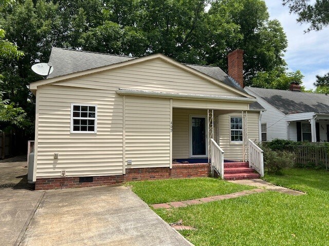 Primary Photo - 402 Warlick St