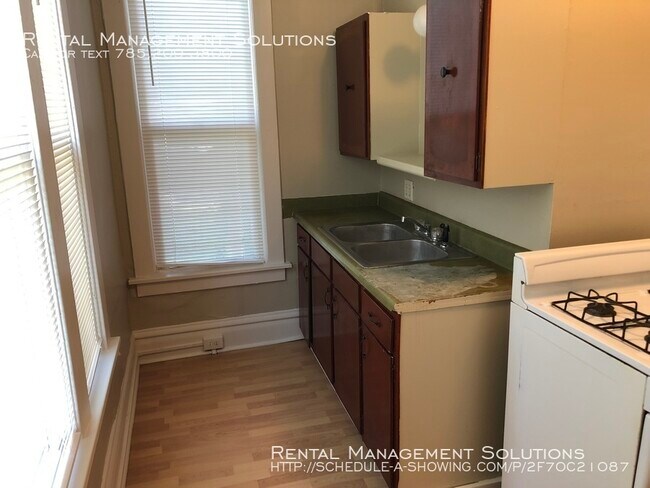 Foto del edificio - 235 SW Tyler St