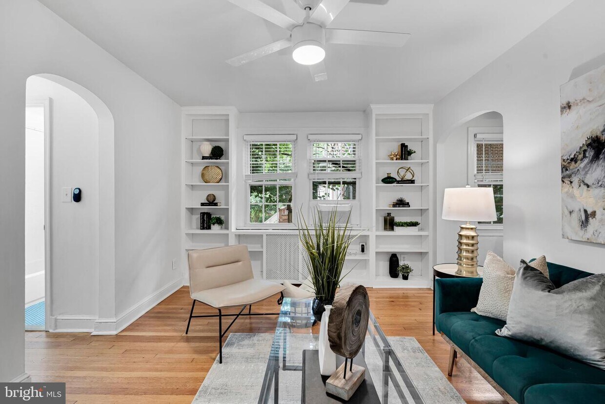 Foto principal - 3901 Fulton St NW