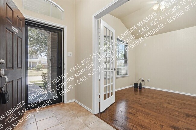 Foto del edificio - 615 Magnolia Ln