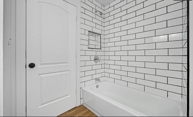 Building Photo - 867 E 12th Ave