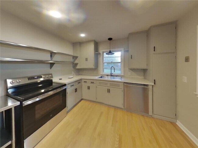 Foto del edificio - 3712 Abbott Ave N