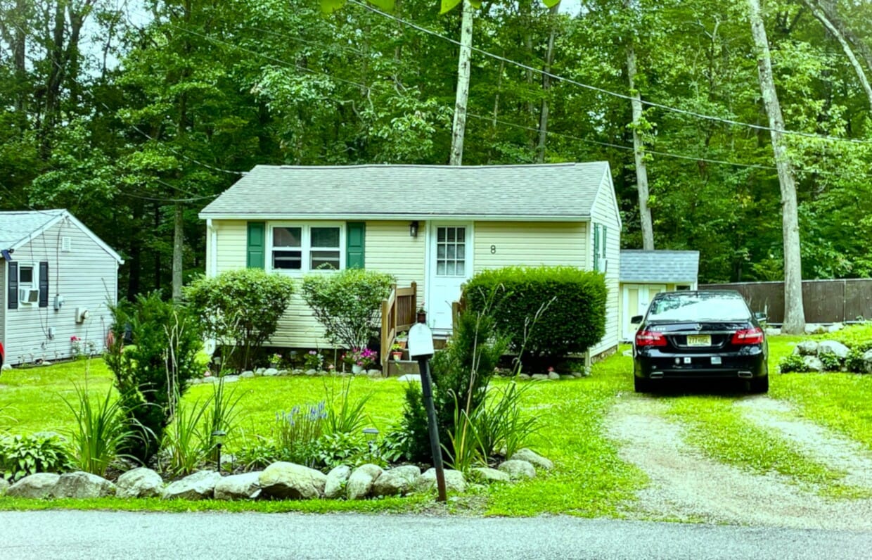 Primary Photo - 8 Jennings Rd