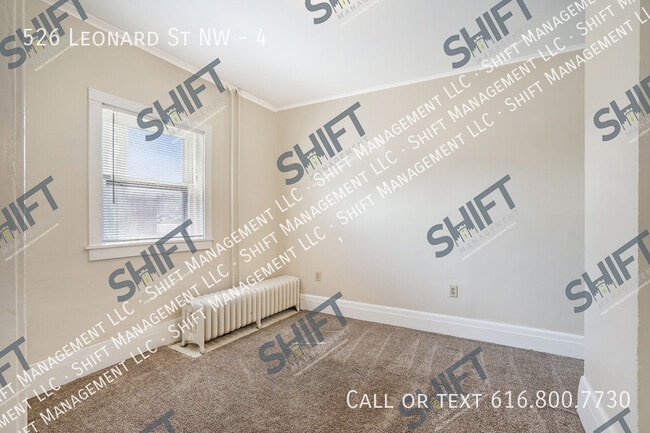 Foto del edificio - 526 Leonard St NW
