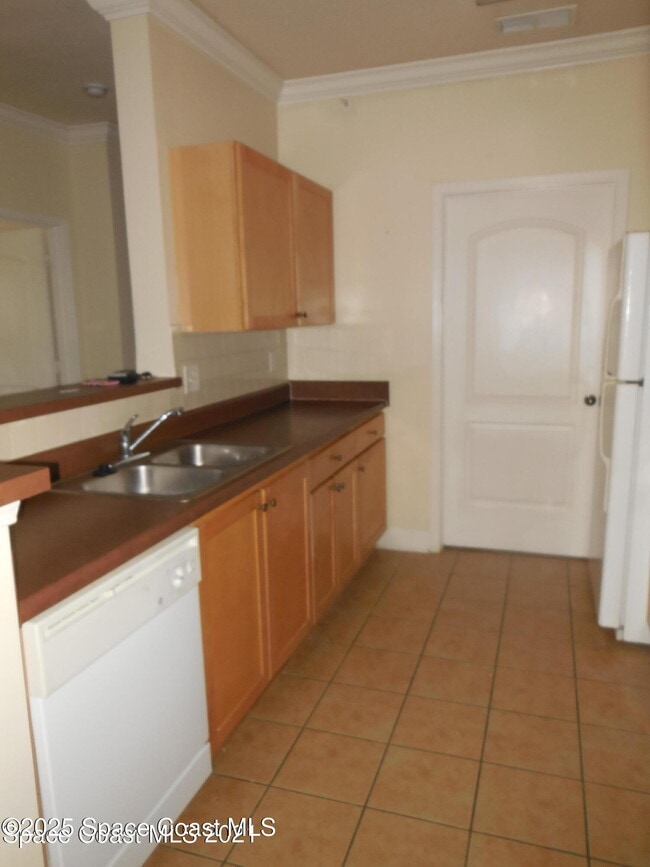 Building Photo - 6460 Borasco Dr