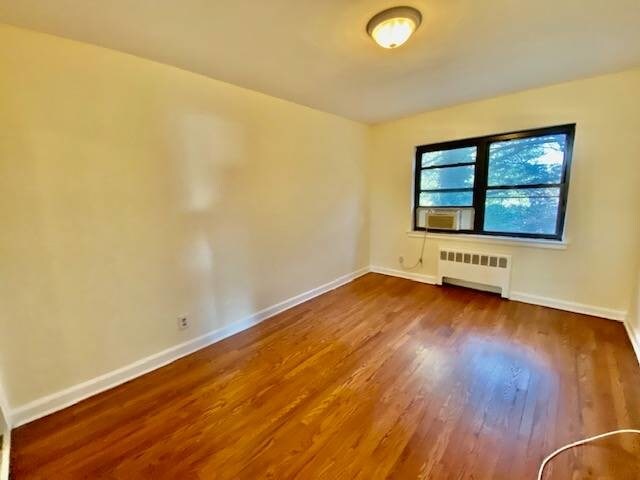 Building Photo - 61 Bronxville Rd