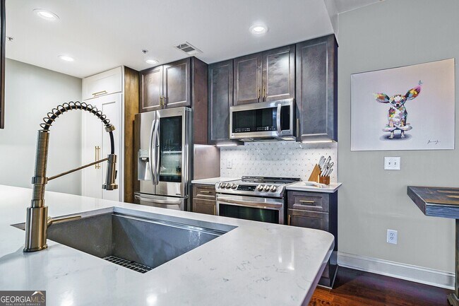 Foto del edificio - 1074 Peachtree Walk NE