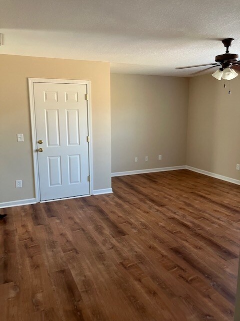 Building Photo - 4805 Poplar Crest Way