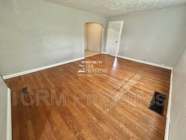 Building Photo - 1306 E Mulberry St