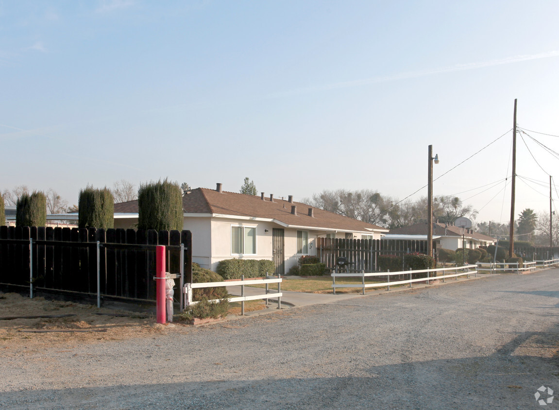 Primary Photo - 2101-2109 Arthur Way