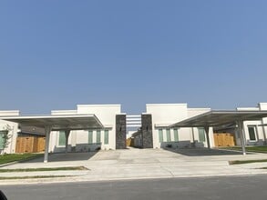 Building Photo - 3416 Sahara Dr