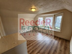 Building Photo - 441 Highland St
