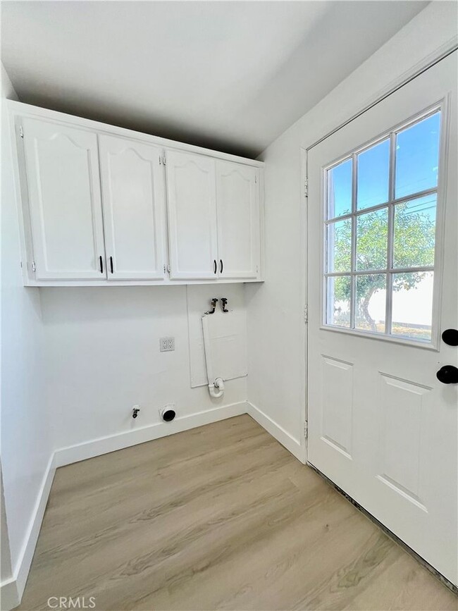 Building Photo - 12987 Correnti St