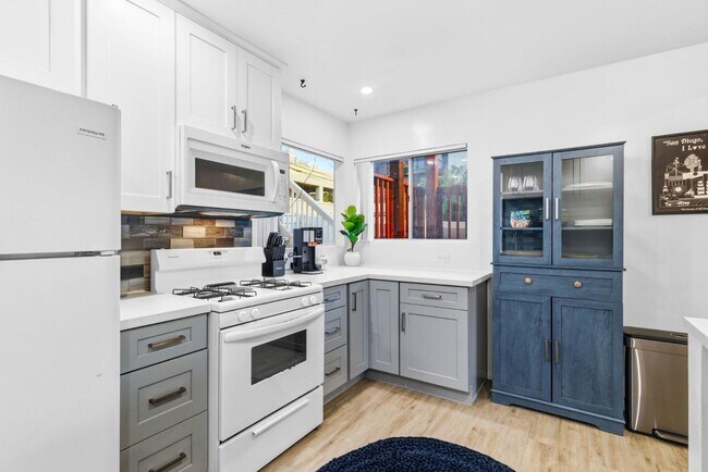 Building Photo - 1818 Diamond St