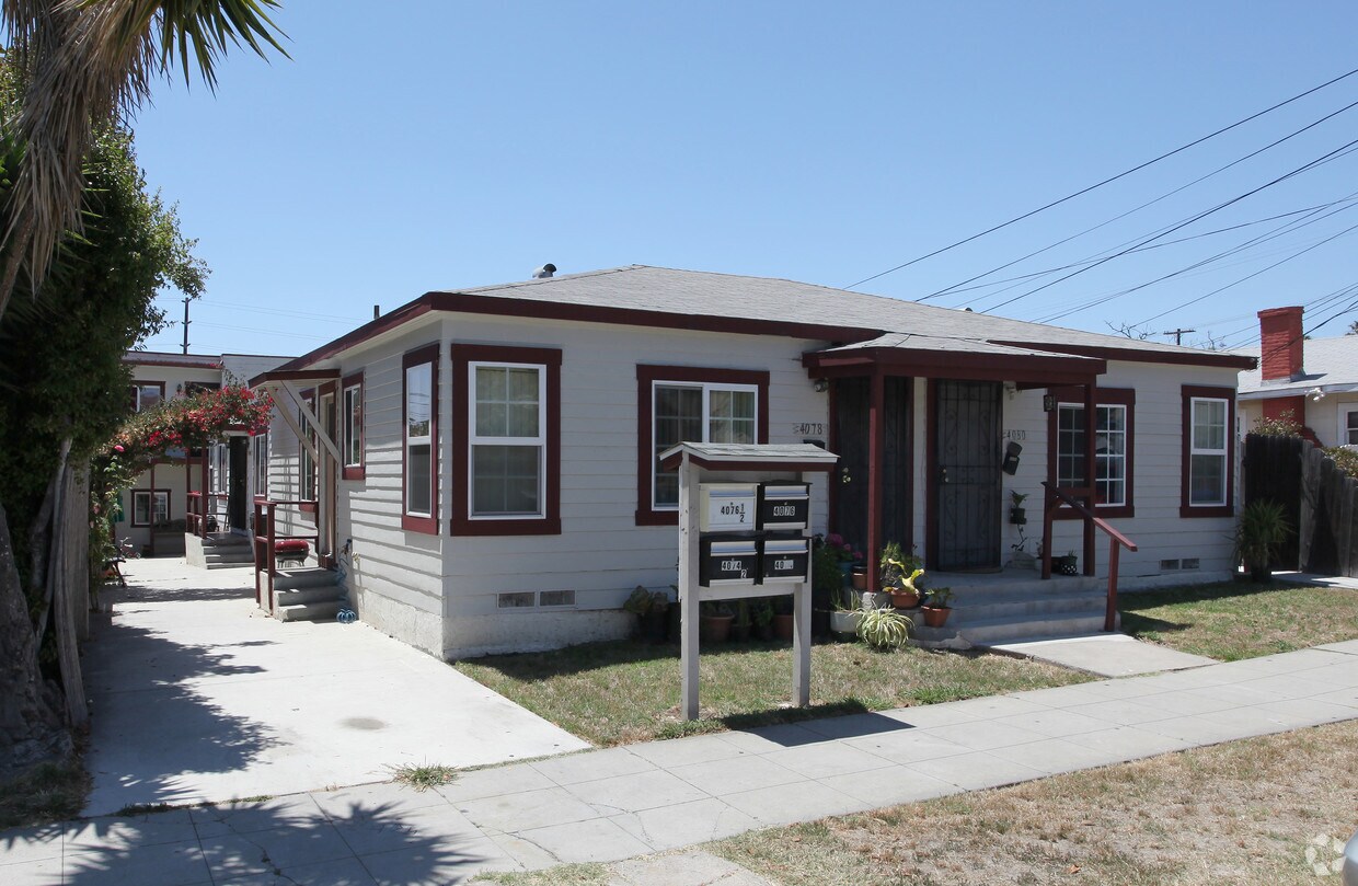 Foto principal - 4074-4080 N 34th St