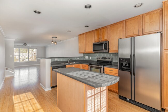 Foto del edificio - **Available in March!** 3 Level Townhome with Garage in Brier Creek