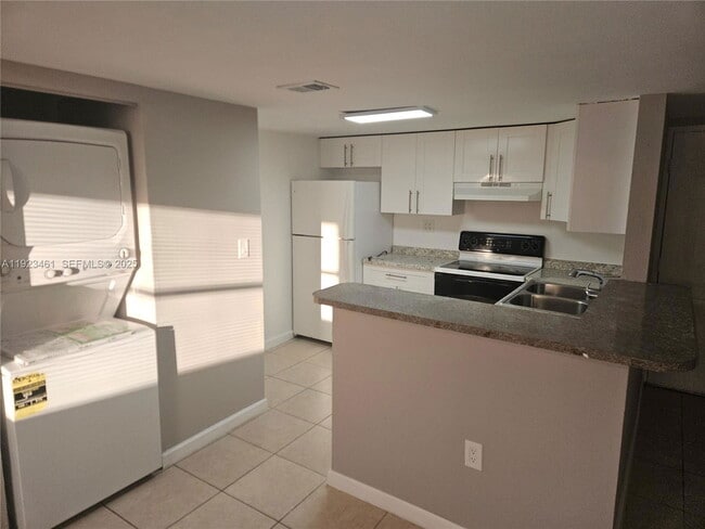 Photo - Nob Hill Lane, Sunrise, FL 33351 - 3 BR 2 BA condo