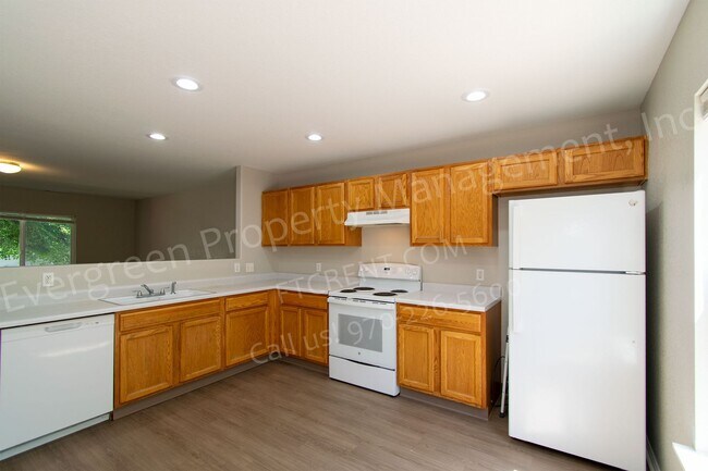 Building Photo - 3326 Warren Farm Dr