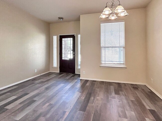 Building Photo - Spacious 4 BRM in Schertz - Mature Trees and Storage