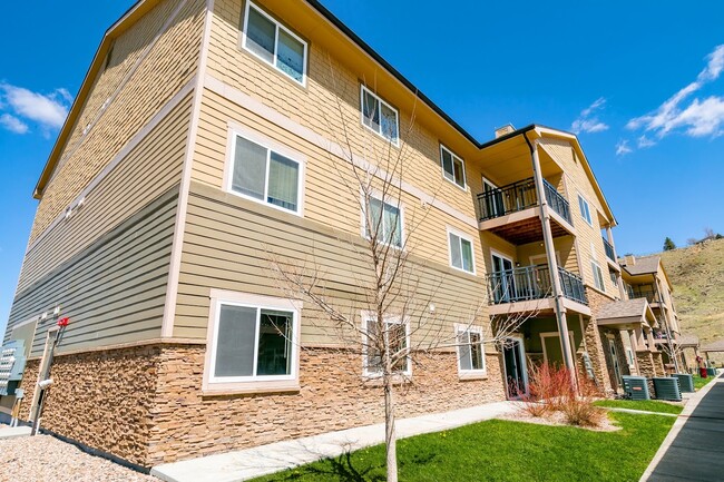 Building Photo - Elkhorn Apartments