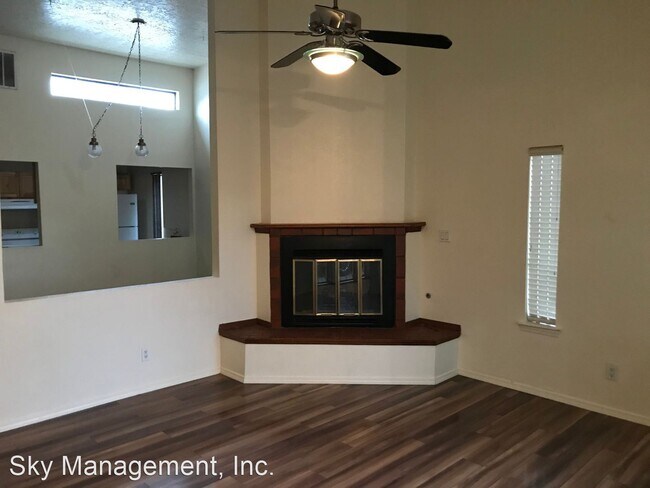 Building Photo - 2 br, 2 bath House - 115 Canyon View NE
