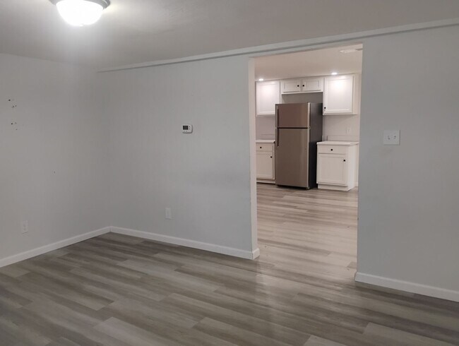 Foto del edificio - 1118 Parker Ave