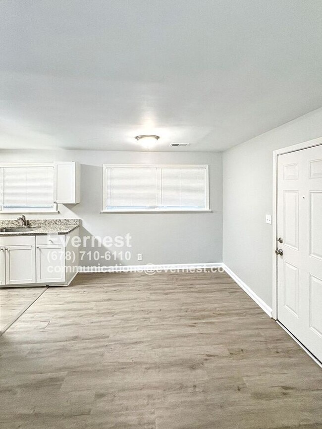 Building Photo - 4402 Davana Dr