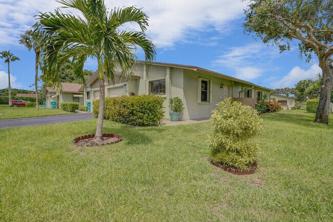 Foto del edificio - 1737 Palmland Dr