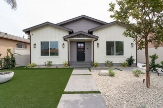 Building Photo - 8804 S 12th Ave