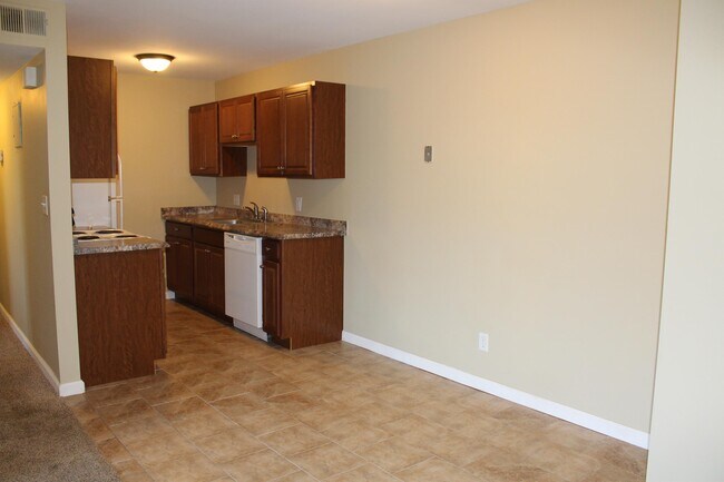 Foto del edificio - 23210 Huron River Dr