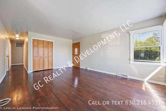 Foto del edificio - *** SCHOOL DISTRICT 25 / 3 BDRM -1.5 BTH /...