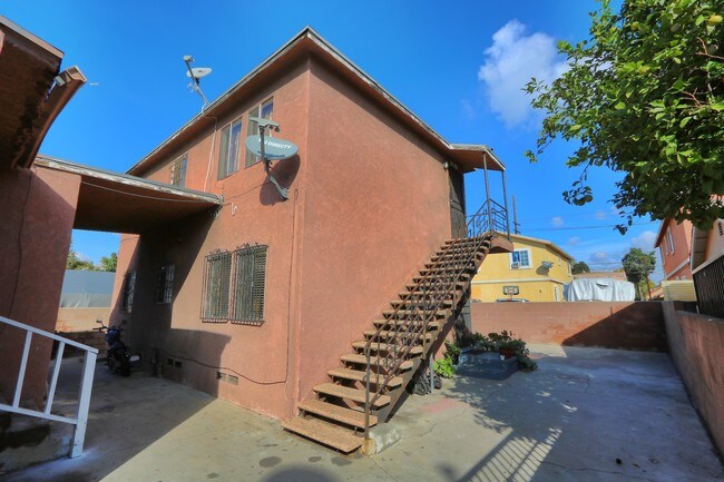 Building Photo - 237 E 31st St
